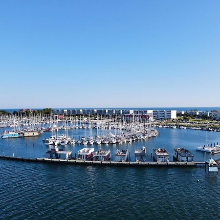 Hausboot Bali Hotel Fehmarn Exterior foto