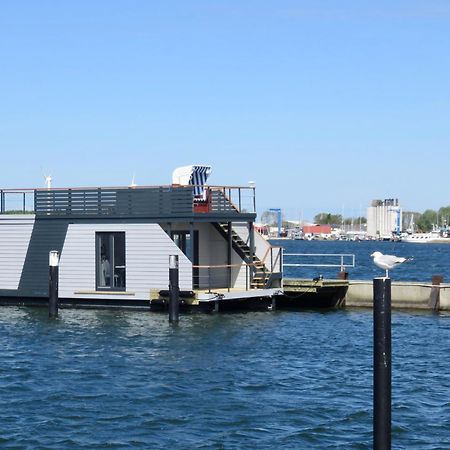 Hausboot Bali Hotel Fehmarn Exterior foto