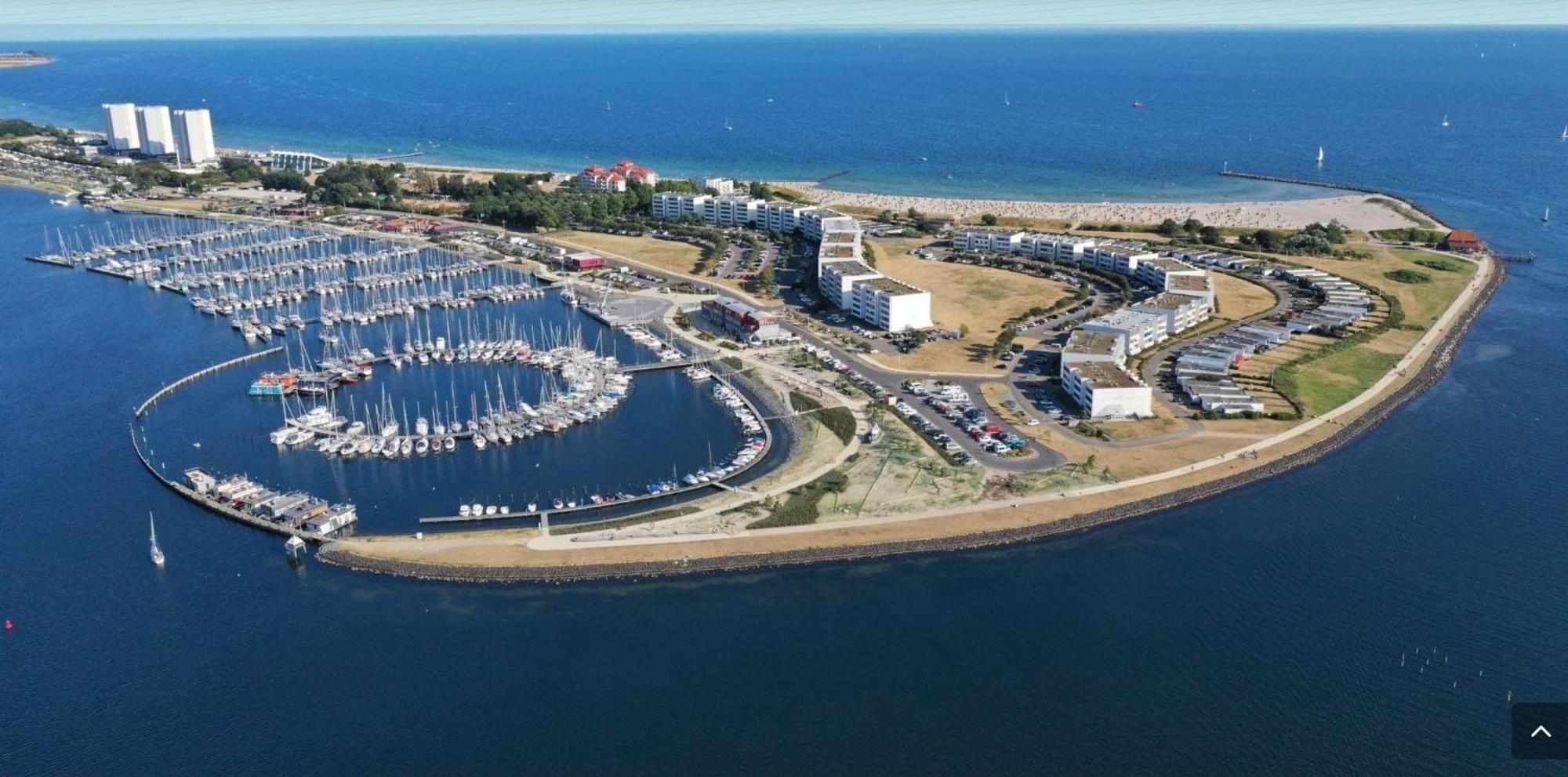 Hausboot Bali Hotel Fehmarn Exterior foto