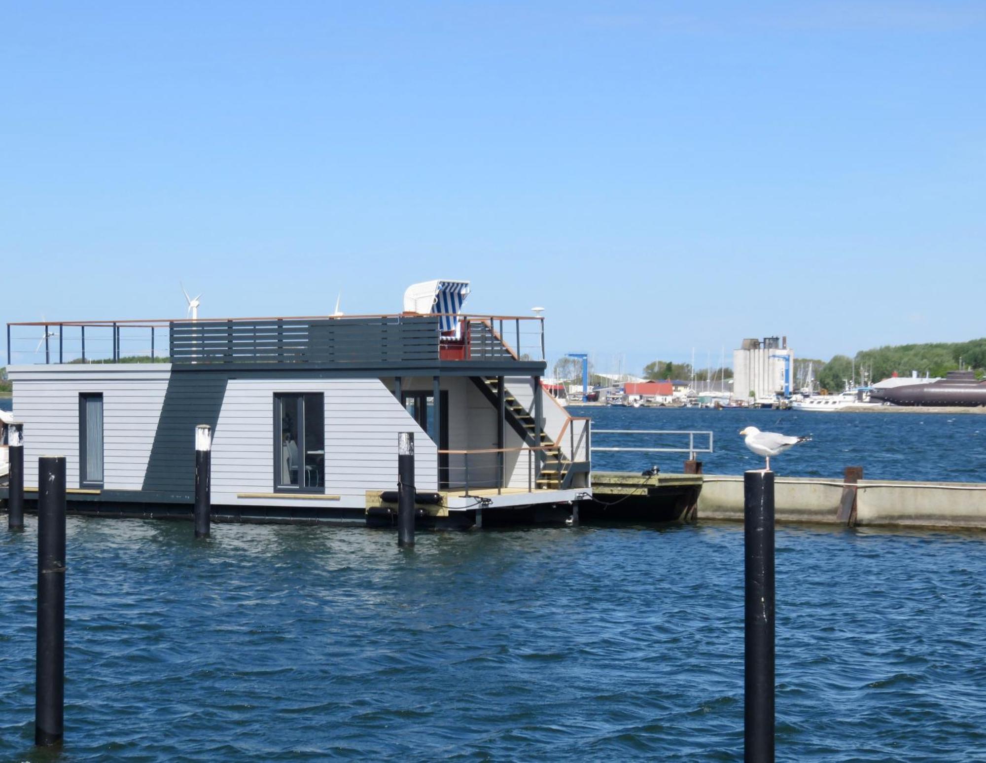 Hausboot Bali Hotel Fehmarn Exterior foto