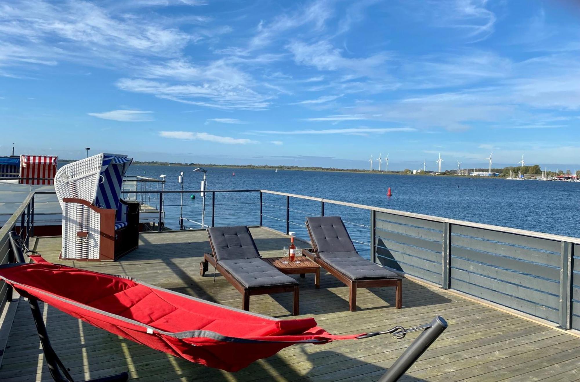 Hausboot Bali Hotel Fehmarn Exterior foto